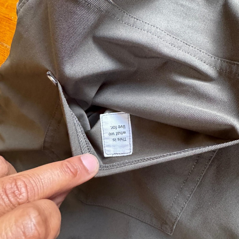 Vuori Meta Pant Mens W32 L30 Charcoal Grey Slim Tapered Performance Chino V430-S - Picture 9 of 10